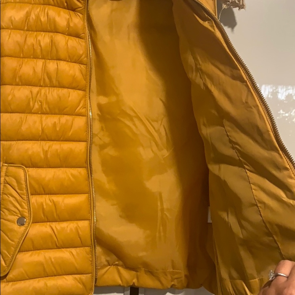 Vest - Picture 7 of 9